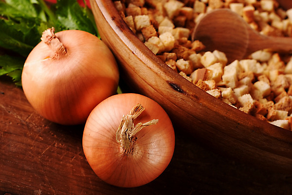 포토 JPG 해외이미지 전통 음식 빵 크리스마스 양파 휴가 건조 요리 사람없음 목재 숟가락 식사 저녁식사 가을 사발 맛 12월 11월 만취 허브 큐브 향신료 준비 잔치 레시피 무침 섬유 성분 추수감사절 부스러기 세이지 스터핑 탄수화물 해외202004 해외포토 나무 식물 계절 기념일 기독교 컨셉 채소 재료 수저 직물 날짜 사기그릇 술취함 향미료 파일형식 이미지허브