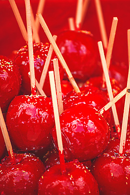 포토 JPG 해외이미지 디저트 사탕 사람없음 빨간색 막대기 달콤 사과 해외202004 해외포토 음식 컬러 과일 맛 파일형식 이미지허브