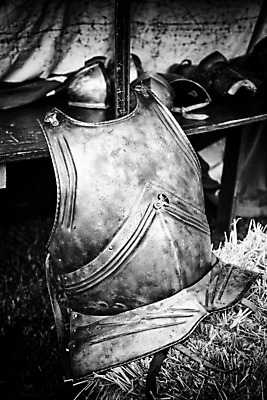 포토 JPG 해외이미지 무기 장갑 백그라운드 경비 정장 사람없음 장식 금속 어둠 힘 수확 골동품 중세 역사 칼 중앙 보호 헬멧 철 묘사 군용 싸움 전쟁 보안 과거 육군 공상 방패 무거움 병정 전사 갑옷 바이킹 옛날 철강 해외202004 해외포토 잡화 옷 컨셉 농업 모션 재질 군대 안전 무게 보호장비 파일형식 이미지허브