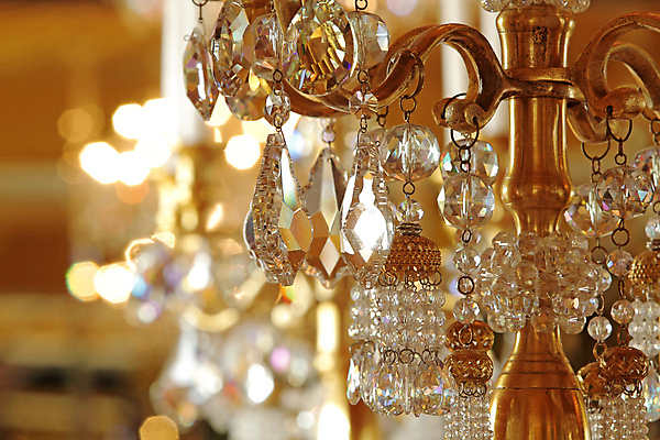 포토 JPG 해외이미지 조명 실내 사람없음 화려 고급 우아함 크리스탈 샹들리에 해외202004 해외포토 컨셉 내부 광석 파일형식 이미지허브