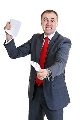 포토 JPG 해외이미지 1 손 응시 남자 감정 종이 조각 비즈니스 사업가 성공 넥타이 피곤 한명 사람 정장 빨간색 사무실 분노 흰색 업무 비즈니스맨 거절 종업원 경영자 경영 고립 부담 해외202004 해외포토 직업 시선 잡화 옷 컬러 컨셉 신체부위 작업 직장인 리더 파일형식 이미지허브