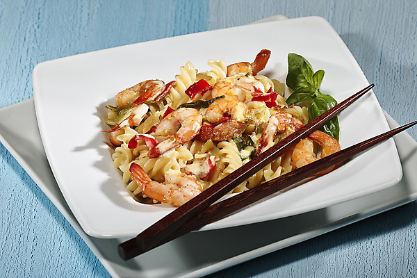 포토 JPG 해외이미지 접시 채소 새우 파프리카 사람없음 면 굽기 반죽 보케 부추 쪽파 해외202004 해외포토 식기 갑각류 구이 파 파일형식 이미지허브