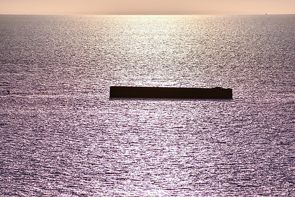 포토 JPG 해외이미지 구름 계절 실루엣 벽 파도 바다 여행 자연 하늘 휴가 풍경 사람없음 야외 가로 빨간색 물 여름 파란색 빛 컬러풀 햇빛 태양 반사 여행객 일출 맑음 황혼 일몰 새벽 프랑스 저녁 천국 대서양 넘어짐 수평선 해외202004 해외포토 자연요소 유럽 컬러 모션 날씨 촬영기법 사람 노을 야간 생태계 파일형식 이미지허브