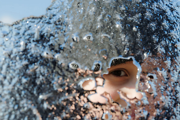 포토 JPG 해외이미지 응시 얼굴 어린이 벽 손가락 놀이 표면 소년 청년 사람없음 울타리 갈색 얼음 기쁨 추위 잡기 닫기 놀이터 손목시계 호기심 질감 코 숨김 관심 블러 스파이 해외202004 해외포토 자연요소 손 시선 남자 감정 시계 컬러 컨셉 장신구 모션 사람 성인 신체부위 담장 파일형식 이미지허브