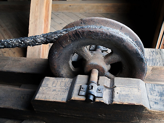 포토 JPG 해외이미지 산업 공장 날씨 사람없음 금속 힘 기계 장비 수확 골동품 화물 시골 업무 바퀴 원형 철 묘사 오브젝트 기중기 부식 복고 리프트 무거움 기어 한조각 공학 구식 도르래 물리학 부담 옛날 철강 해외202004 해외포토 도형 1 교육 농업 공업 재질 운송업 작업 중장비 무게 물리 파일형식 이미지허브