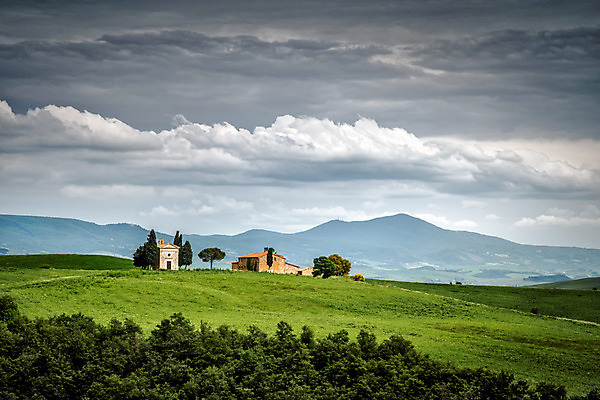 포토 JPG 해외이미지 나무 식물 구름 계절 유럽 여행 잎 밭 농업 자연 하늘 휴가 풍경 사람없음 야외 가로 초록색 농가 농경지 교회 계곡 봄 이탈리아 시골 땅 지중해 언덕 장면 내추럴 구성 밭일 줄서기 토스카나 해외202004 해외포토 자연요소 나라 산업 바다 컬러 종교건축 모션 건물 농장 생태계 파일형식 이미지허브