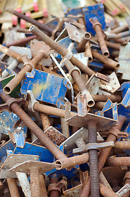 포토 JPG 해외이미지 산업 프레임 사람없음 건물 파란색 쌓기 금속 장비 부식 튜브 발판 옛날 지원 철강 해외202004 해외포토 건축물 컬러 모션 재질 파일형식 이미지허브