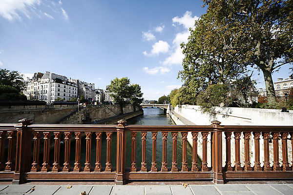 포토 JPG 해외이미지 공원 유럽 여행 하늘 휴가 사람없음 건물 강 탑 프랑스 가을 도시 개울 역사 심볼 방문 프랑스어 랜드마크 파리(프랑스) 해외202004 해외포토 문자 건축물 계절 공공시설 나라 파일형식 이미지허브