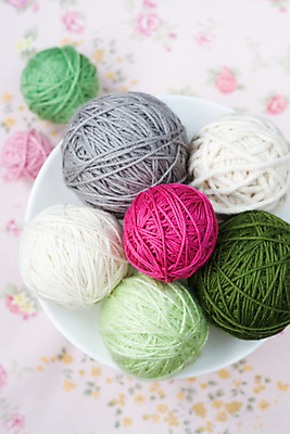 포토 JPG 해외이미지 커플 밧줄 분홍색 공 가족 주택 서기 취미 사람없음 빨간색 초록색 노란색 보라색 어둠 고요 기쁨 식탁보 흰색 업무 고리 뜨개질 달콤 작음 큼 레이아웃 피라미드 양모 얇은 철강 혼자 안락 해외202004 해외포토 건축물 감정 줄 컬러 컨셉 관계 모션 건물 직물 작업 맛 크기 랜드마크 파일형식 이미지허브