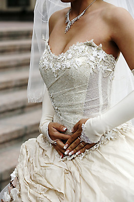 포토 JPG 해외이미지 드레스 옷 여자 결혼 백그라운드 추상 이벤트 사람없음 유행 흰색 축하 가운 우아함 저녁 구슬 싱글 질감 부드러움 자수 예복 천진난만 해외202004 해외포토 컬러 컨셉 무늬 사람 감각 야간 파일형식 이미지허브