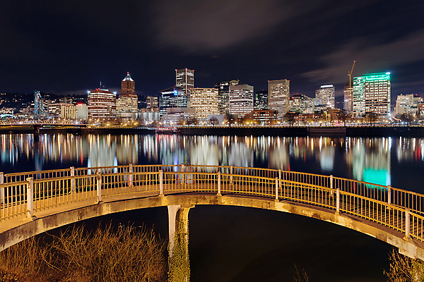 포토 JPG 해외이미지 공원 길 여행 북아메리카 부동산 전등 아파트 풍경 사람없음 야외 건물 물 도시풍경 사무실 반사 미국 도시 보행자 재산 야간 저녁 상업 스카이라인 건너기 해외202004 해외포토 자연요소 건축물 공공시설 비즈니스 모션 조명 주택 아메리카 금융 파일형식 이미지허브
