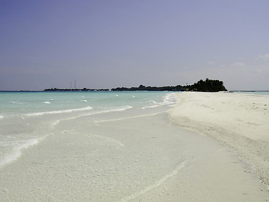 포토 JPG 해외이미지 나무 실루엣 모래 바다 섬 여행 백그라운드 자연 하늘 호텔 지붕 추상 휴가 휴식 주택 손바닥 풍경 사람없음 건물 초록색 물 여름 파란색 태양 수영 흰색 뜨거움 고급 빌라 휴양지 방갈로 석호 몰디브 이국적 터키석 파라다이스 해외202004 해외포토 자연요소 식물 건축물 손 계절 아시아 컬러 컨셉 무늬 숙소 촬영기법 장소 수상스포츠 보석 생태계 파일형식 이미지허브