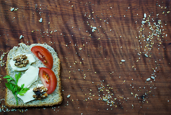 포토 JPG 해외이미지 음식 빵 백그라운드 토마토 탁자 아침 치즈 건강 요리 씨앗 사람없음 목재 빨간색 초록색 식사 빵집 맛 아침식사 정상 먹기 레몬 브런치 토스트 버터 점심식사 페스츄리 핸드메이드 해외202004 해외포토 주간 나무 식물 컬러 가구 컨셉 채소 과일 재료 모션 유제품 상점 파일형식 이미지허브