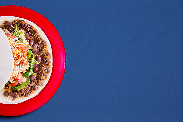 포토 JPG 해외이미지 접시 음식 백그라운드 토마토 채소 콩 패스트푸드 옥수수 요리 사람없음 빨간색 파란색 식당 샐러드 덮개 신선 상추 준비 서빙 머리위 부드러움 레시피 카페테리아 타코 팬케이크 점심식사 입가심 탄수화물 카피스페이스 해외202004 해외포토 식기 컬러 곡류 케이크 상점 식사 공백 뚜껑 감각 인스턴트 파일형식 이미지허브