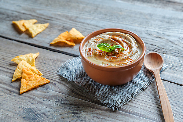 포토 JPG 해외이미지 그릇 실내 사람없음 나무숟가락 나초 중동음식 나무배경 해외202004 훔무스 해외포토 식기 음식 백그라운드 내부 숟가락 파일형식 이미지허브