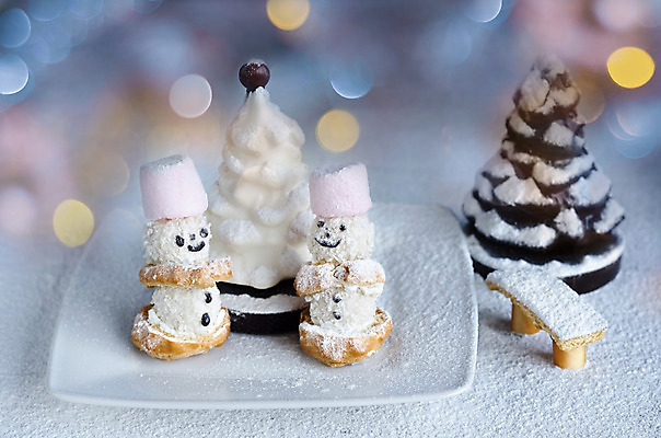 포토 JPG 해외이미지 음식 조각 백그라운드 크리스마스 디저트 새해 건조 사탕 사람없음 파란색 갈색 쿠키 케이크 초콜릿 어둠 흰색 신선 달콤 맛 가루 땅 설탕 굽기 크림 오브젝트 코코넛 해외202004 해외포토 기념일 컬러 컨셉 과일 구이 파일형식 이미지허브