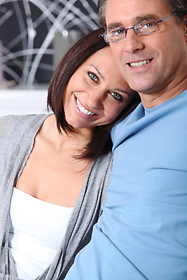 포토 JPG 해외이미지 라이프스타일 손 커플 응시 여자 남자 행복 안경 백그라운드 2 새로움 주택 함께함 사랑 사람 앉기 성인 두명 빛 소파 신선 잡기 업무 공유 내추럴 해외202004 해외포토 시선 잡화 감정 컨셉 의자 관계 모션 건물 생활 신체부위 작업 파일형식 이미지허브