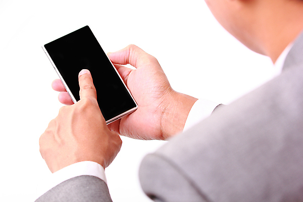 포토 JPG 해외이미지 직업 라이프스타일 손 응시 남자 생각 비즈니스 손가락 모바일 세포 사람 성인 사람없음 스마트폰 핸드폰 독서 디지털 스크린 터치 흰색 잡기 비즈니스맨 정상 전화기 스마트 고립 터치스크린 카피스페이스 인터랙티브 전경 해외202004 해외포토 시선 컬러 컨셉 모션 풍경 생활 신체부위 전자제품 스마트기기 공백 직장인 파일형식 탑뷰 이미지허브