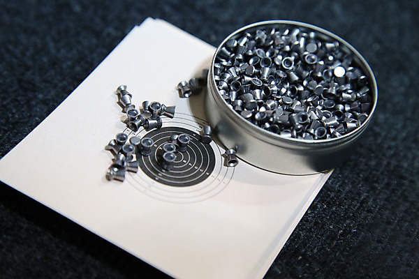 포토 JPG 해외이미지 무기 스포츠 불 안내 사람없음 금속 경쟁 권총 총 우승 보호 목표 발사 군용 보안 슛 조준 육군 총알 저격수 필승 해외202004 해외포토 자연요소 컨셉 재질 군대 안전 최고 파일형식 이미지허브