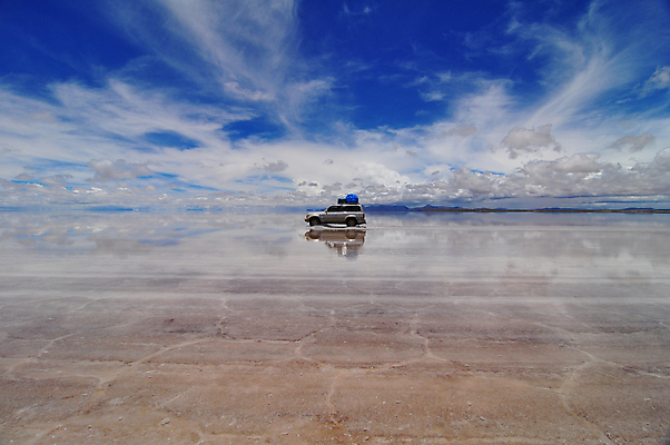 포토 JPG 해외이미지 구름 여행 하늘 사람없음 물 관광지 반사 지프 볼리비아 해외202004 해외포토 자연요소 승용차 아메리카 파일형식 이미지허브