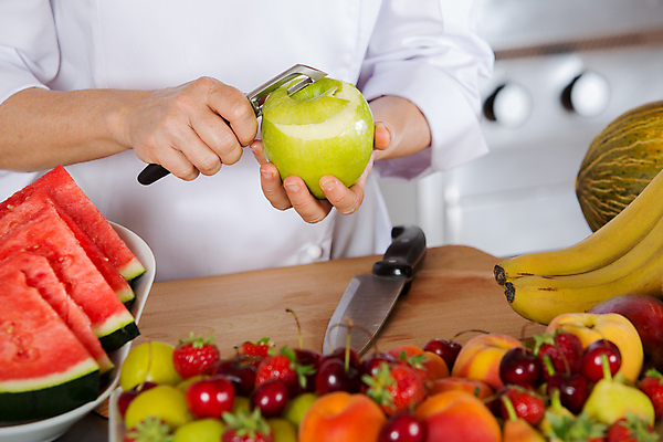 포토 JPG 해외이미지 손 음식 조각 유니폼 다이어트 오렌지 과일 딸기 디저트 귤 수박 바나나 건강 키위 요리 한명 주방 식당 요리사 껍질 체리 칼 달콤 냄비 시원함 멜론 자르기 레몬 피부 준비 복숭아 코코넛 망고 내추럴 마케도니아 채식주의자 해외202004 해외포토 직업 1 옷 모션 사람 신체부위 상점 맛 솥 열대과일 채식 파일형식 남유럽 이미지허브