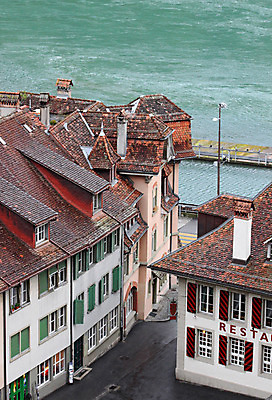 포토 JPG 해외이미지 유럽 백그라운드 창문 하늘 지붕 벽돌 산 거리 주택 독일 풍경 사람없음 건물 빨간색 초록색 물 파란색 강 도시 도자기 중세 타일 스위스 질감 뼈대 옛날 해외202004 해외포토 자연요소 건축물 나라 컬러 역사 파일형식 이미지허브