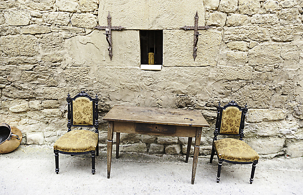 포토 JPG 해외이미지 종이 벽 백그라운드 의자 건축양식 창문 탁자 추상 바닥 주택 풍경 사람없음 내부 건물 목재 빛 갈색 식사 어둠 공백 방 수확 골동품 장롱 복도 수리 버리기 회의실 고민 폐허 시골집 복고 심플 설정 그런지 옛날 콘크리트 오싹 해외202004 해외포토 나무 건축물 건축 감정 컬러 가구 무늬 농업 재료 모션 파일형식 이미지허브