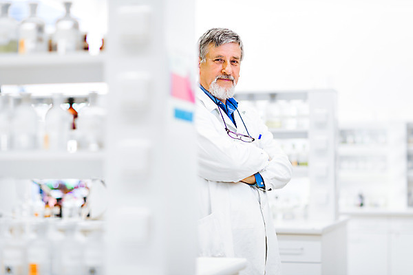 포토 JPG 해외이미지 백인 직업 1 여자 남자 얼굴 과학 노동자 건강 병원 현미경 실험 한명 사람 성인 스터디 약 머리 장비 의사 코트 흰색 업무 액체 기술자 실험실 과학자 플라스크 분석 생물학 비커 가스 고립 돌봄 화학물질 화학자 해외202004 해외포토 서양인 교육 컬러 컨셉 의학 모션 실험기구 신체부위 학습 외투 의료진 작업 화학 학자 파일형식 이미지허브