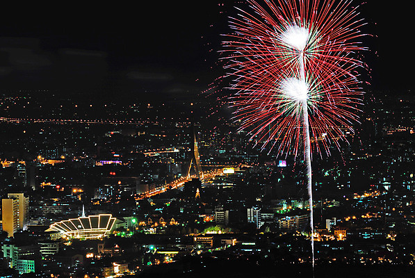 포토 JPG 해외이미지 기념일 행복 백그라운드 크리스마스 하늘 불 추상 휴가 새로움 폭죽 미술 이벤트 사람없음 빨간색 물 파란색 빛 컬러풀 세계 반사 노란색 보라색 검은색 축제 어둠 황혼 자유 로켓 흰색 축하 4 야간 폭발 폭발물 연도 제비꽃 마법 전국 특별함 해외202004 해외포토 자연요소 꽃 감정 무기 컬러 컨셉 무늬 문화예술 숫자 일몰 파일형식 이미지허브