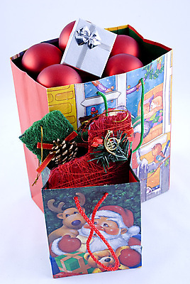 포토 JPG 해외이미지 크리스마스 가방 사람없음 장식 선물상자 쇼핑 상자 12월 오브젝트 해외202004 해외포토 잡화 기념일 선물 날짜 파일형식 이미지허브