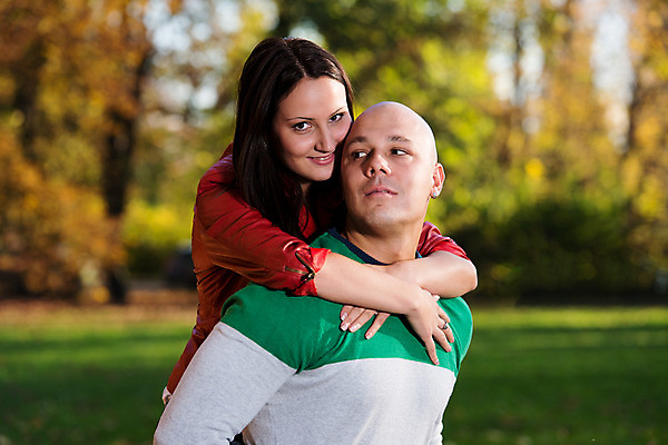 포토 JPG 해외이미지 나무 백인 커플 계절 공원 여자 남자 행복 잎 데이트 오렌지 장난 포옹 청소년 자연 놀이 휴식 함께함 사랑 서기 미소 사람 성인 야외 두명 노란색 손잡기 우정 기쁨 자유 가을 숲 결합 유혹 만족 업기 적재 해외202004 해외포토 서양인 식물 공공시설 감정 컬러 컨셉 과일 관계 안기 모션 표정 친구 생태계 파일형식 이미지허브