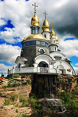 포토 JPG 해외이미지 전통 종교 벽 여행 십자가 건축양식 하늘 벽돌 풍경 사람없음 건물 빨간색 물 여름 파란색 성당 교회 일출 탑 폭포 흰색 연못 성 역사 재산 황금 러시아 수도원 천연기념물 랜드마크 러시아인 수녀원 옛날 회랑 해외202004 해외포토 자연요소 서양인 건축물 계절 건축 유럽 컬러 종교건축 자연 금융 노을 복도 파일형식 이미지허브