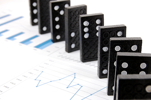 포토 JPG 해외이미지 서기 사람없음 경제 일렬 도미노 해외202004 해외포토 모션 파일형식 이미지허브