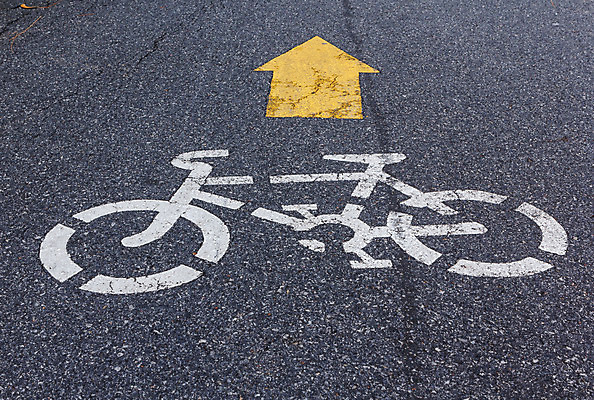 포토 JPG 해외이미지 도로 길 거리 안전 사람없음 자전거 도시 방향 심볼 사인 환경보전 도로표지판 사이클링 해외202004 해외포토 교통시설 바이크 표지판 사회이슈 육상스포츠 파일형식 이미지허브