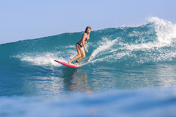 포토 JPG 해외이미지 여자 스포츠 파도 바다 여행 포즈 모션 자연 날씨 통 한명 풍경 야외 물 여름 파란색 운동 에너지 수상스포츠 액체 서핑 떨어짐 승차 시원함 발리 인도네시아 태평양 분무기 튜브 서퍼 혁명 해외202004 해외포토 자연요소 1 계절 아시아 컬러 섬 컨셉 운동선수 건강 사람 생태계 파일형식 이미지허브