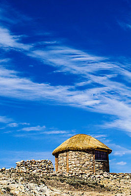 포토 JPG 해외이미지 식물 호수 여행 농업 자연 하늘 산 풍경 사람없음 야외 물 파란색 태양 농장 반사 계곡 맑음 놀람 시골 양 고도 언덕 장면 암초 동물상 라마 볼리비아 사파이어 잉카 페루 해외202004 해외포토 자연요소 감정 산업 컬러 포유류 날씨 표정 아메리카 조형물 남아메리카 생태계 파일형식 이미지허브