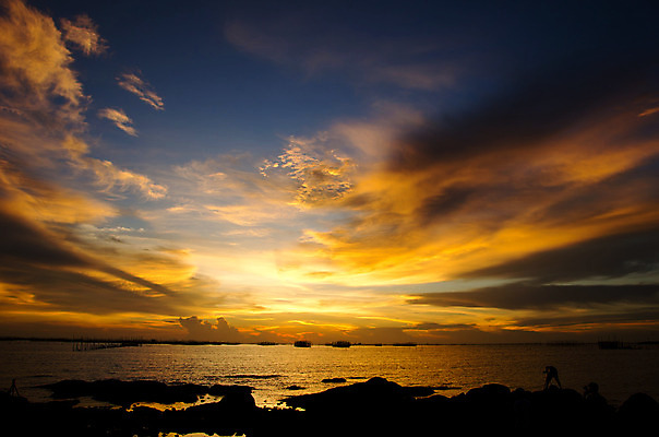포토 JPG 해외이미지 구름 호수 모래 파도 바다 오렌지 자연 하늘 아침 풍경 사람없음 야외 빨간색 물 파란색 빛 모래사장 햇빛 태양 반사 노란색 일출 맑음 황혼 일몰 새벽 거울 황금 저녁 윤곽 공상 마법 스카이라인 수평선 해외202004 해외포토 주간 자연요소 컬러 과일 날씨 노을 야간 생태계 파일형식 이미지허브
