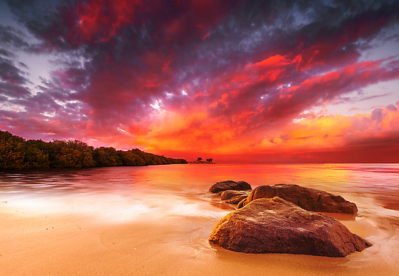 포토 JPG 해외이미지 구름 모래 바다 여행 자연 하늘 휴가 풍경 사람없음 야외 물 평화 일출 항구 일몰 활발 신혼여행 만 서핑 암초 석호 혼자 해외202004 해외포토 자연요소 결혼 컨셉 교통시설 노을 수상스포츠 생태계 파일형식 이미지허브