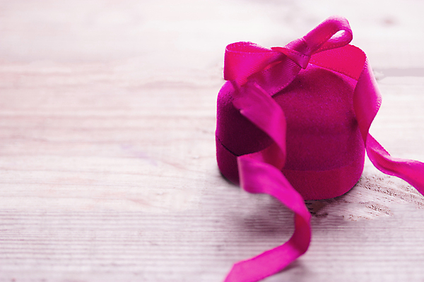 포토 JPG 해외이미지 모양 나무 리본 종이 분홍색 결혼 백그라운드 크리스마스 2 휴가 발렌타인데이 사탕 선물 사랑 사람없음 목재 장식 빨간색 상자 갈색 우주 축제 놀람 덮개 흰색 하트 축하 인사 반지 생일 고급 달콤 은색 보석 심볼 오브젝트 활 주기 질감 패키지 2월 고립 핸드메이드 해외202004 해외포토 식물 기념일 감정 컬러 컨셉 재료 장신구 모션 데이이벤트 디저트 표정 이벤트 뚜껑 예절 날짜 맛 광석 파일형식 이미지허브