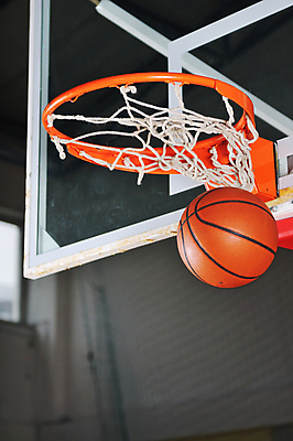포토 JPG 해외이미지 농구 농구공 실내 사람없음 아웃포커스 운동 슛 농구대 농구장 해외포토 공 스포츠시설 촬영기법 건강 내부 구기 골대 파일형식 이미지허브