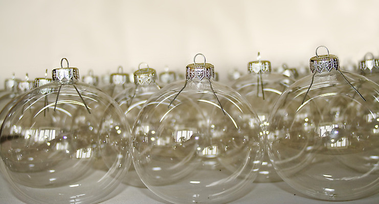 포토 JPG 해외이미지 전통 크리스마스 겨울 공 유리 사람없음 장식 장난감 반사 축제 축하 투명 12월 여의주 해외202004 해외포토 계절 기념일 컨셉 재질 날짜 파일형식 이미지허브