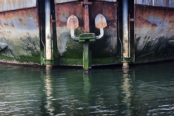 포토 JPG 해외이미지 산업 바다 백그라운드 교통시설 항해 사람없음 물 항구 화물 닫기 큼 화물선 부식 네덜란드 활 함선 포트 닻 해외202004 해외포토 자연요소 유럽 교통 배_교통 모션 운송업 크기 시설 파일형식 이미지허브