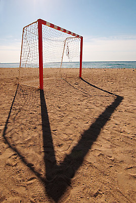 포토 JPG 해외이미지 모래 스포츠 휴가 프레임 건강 사람없음 야외 장난감 운동 햇빛 축구 경쟁 경기장 기차 게임 그물 그늘 연습 정사각형 골키퍼 점수 직사각형 해외202004 해외포토 도형 육상교통 컨셉 스포츠시설 놀이 운동선수 대중교통 태양 구기 파일형식 이미지허브