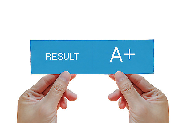 포토 JPG 해외이미지 손 종이 백그라운드 손가락 실내 사람없음 파란색 검은색 엄지손가락 흰색 잡기 신용카드 티켓 결과 작음 왼쪽 쿠폰 지역 점수 시트 유지 계산서 숨김 고립 해외202004 해외포토 컬러 컨셉 모션 내부 신체부위 금융 크기 방향 파일형식 이미지허브