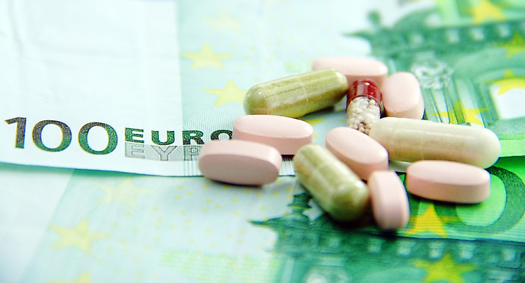 포토 JPG 해외이미지 직업 백그라운드 컨셉 돈 비즈니스 성공 건강 사람없음 초록색 금융 경제 사무실 알약 약 보라색 저축 유로 시장 재산 주식 투자 계산서 대출 강렬 마약 수입 해외202004 해외포토 컬러 의학 파일형식 이미지허브