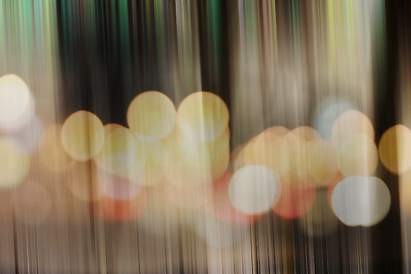 포토 JPG 해외이미지 문화 도로 여행 백그라운드 이동 모션 자동차 추상 휴가 불꽃 거리 사람없음 야외 건물 빨간색 초록색 빛 검은색 어둠 황혼 새벽 산책로 램프 도시 시간 센터 도심 야간 저녁 소프트포커스 정사각형 보케 네온 타운 스카이라인 멀티 블러 유흥 효과 해외202004 해외포토 자연요소 도형 건축물 길 육상교통 컬러 컨셉 무늬 교통시설 불 조명 촬영기법 일몰 파일형식 이미지허브