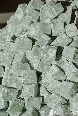 포토 JPG 해외이미지 전통 문화 음식 디저트 이스탄불 사탕 요리 동양인 사람없음 빨간색 컬러풀 과자 상점 기쁨 달콤 맛 가루 설탕 큐브 젤리 동쪽 칠면조 흙더미 아랍어 해외202004 튀르키예 해외포토 감정 아시아 컬러 컨셉 조류 인종 흙 방향 파일형식 더미 이미지허브