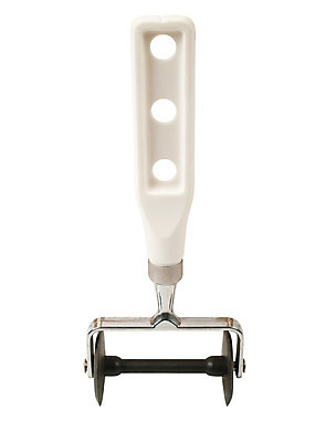 포토 JPG 해외이미지 모양 전통 문화 빵 백그라운드 휴가 디저트 손잡이 요리 사람없음 목재 노란색 쿠키 금속 주방 검은색 빵집 흰색 기구 축하 칼날 은색 플라스틱 자르기 굽기 오브젝트 싱글 서식 반죽 윤곽 롤러 고립 철강 커터 페스츄리 해외202004 해외포토 나무 음식 컬러 컨셉 재료 모션 재질 상점 구이 파일형식 이미지허브