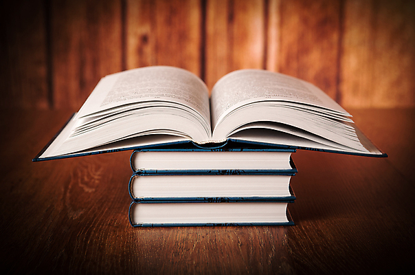 포토 JPG 해외이미지 교육 비즈니스 학교 책장 미술 사람없음 목재 책 파란색 스터디 독서 숫자 다이어리 정보 수확 흰색 오픈 도서관 편지 읽기 대학교 문학 페이지 공상 고립 기관 해외202004 해외포토 나무 문자 컬러 가구 농업 재료 모션 문화예술 학습 사무용품 파일형식 이미지허브