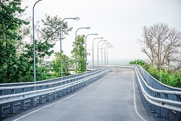 포토 JPG 해외이미지 나무 구름 직업 도로 길 선 여행 이동 밭 모션 자연 하늘 산 풍경 사람없음 야외 초록색 여름 파란색 빛 운전 자유 시골 고속도로 아스팔트 방향 언덕 속도 멀리 바둑 루트 방법 직진 해외202004 해외포토 자연요소 식물 계절 컬러 컨셉 농업 교통시설 놀이 생태계 파일형식 이미지허브